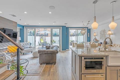 725 Jefferson St 3 #3, Hoboken, NJ 07030