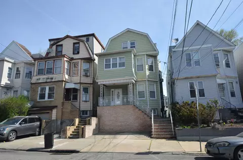 22 Bidwell Ave, Jersey City, NJ 07305