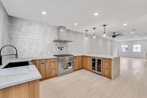 358 5th St, Jersey City, NJ 07302