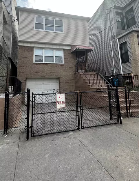 135 Myrtle Ave, Jersey City, NJ 07305