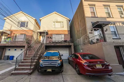 6802 Durham Ave, North Bergen, NJ 07047