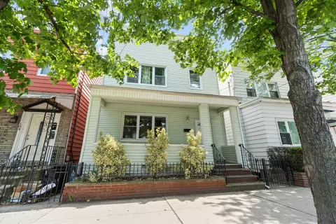 182 Avenue F, Bayonne, NJ 07002