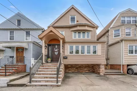 80 W 28th St, Bayonne, NJ 07002