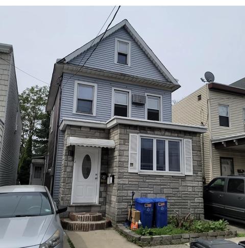 12 W 46th St, Bayonne, NJ 07002