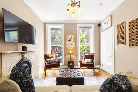204 8th St, Jersey City, NJ 07302