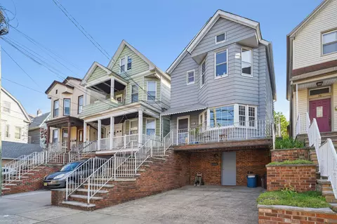 74 W 16th St, Bayonne, NJ 07002
