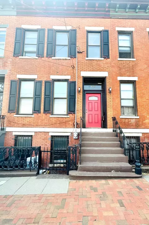 9 Summit Ave, Jersey City, NJ 07304