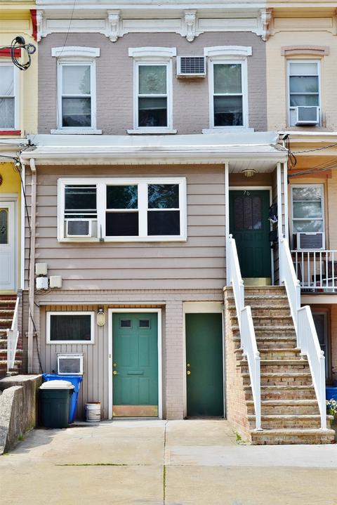 76 W 34th St, Bayonne, NJ 07002