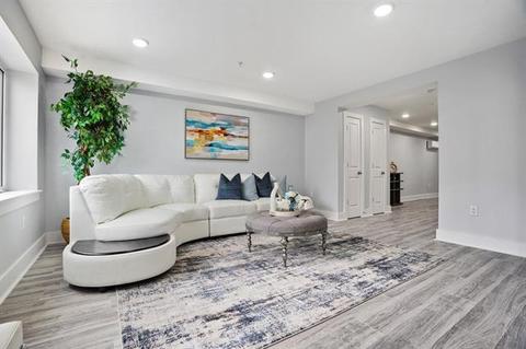 417 14th St #PH, Union City, NJ 07087