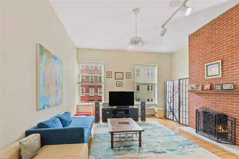 222 Grand St 3f #3F, Hoboken, NJ 07030