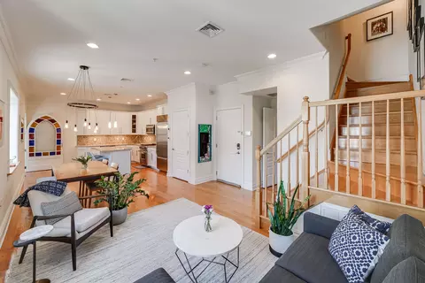 827 Bloomfield St 302 #302, Hoboken, NJ 07030