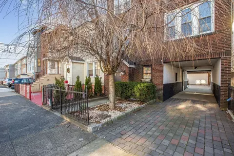 37 Grace St, Jersey City, NJ 07307