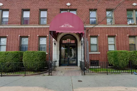 2271 Kennedy Blvd #206, Jersey City, NJ 07304
