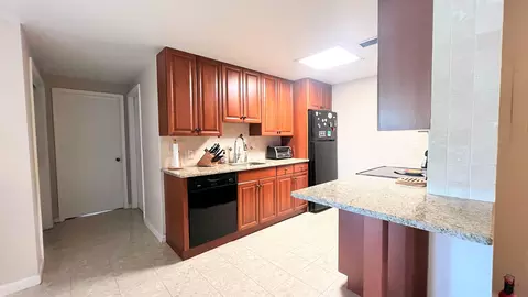 310 Lookout Ave, Hackensack, NJ 07601 photo 13