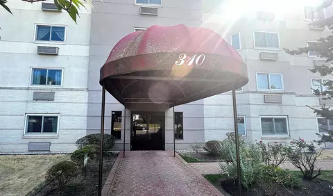 310 Lookout Ave, Hackensack, NJ 07601 photo 3