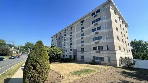 310 Lookout Ave, Hackensack, NJ 07601