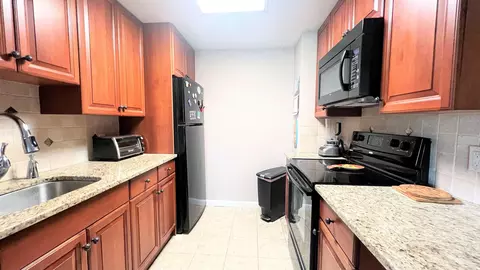 310 Lookout Ave, Hackensack, NJ 07601 photo 12