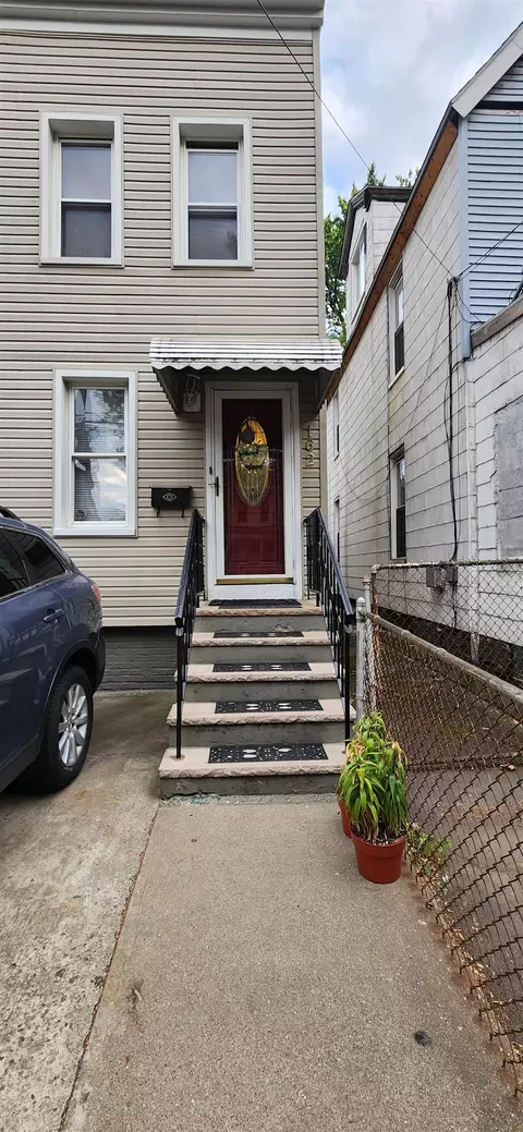 162 Delaware Ave, Jersey City, NJ 07306