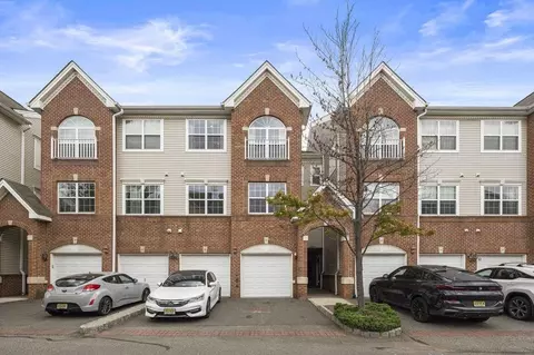56 Tottenham Ct, Jersey City, NJ 07305
