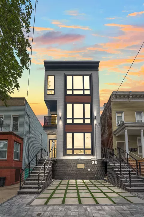 170 Lexington Ave, Jersey City, NJ 07304