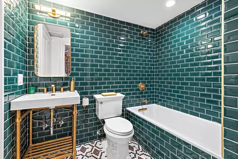 99 Willow Ter, Hoboken, NJ 07030 photo 13