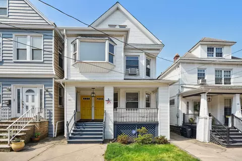 90 W 37th St, Bayonne, NJ 07002