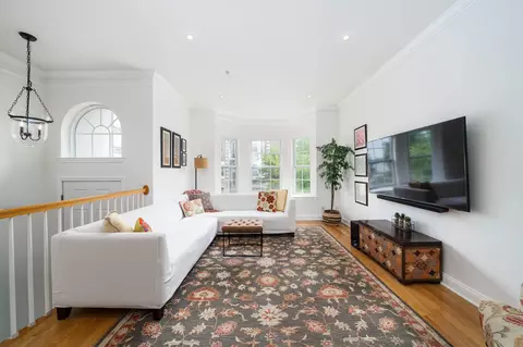 108 Osprey Ct, Secaucus, NJ 07094