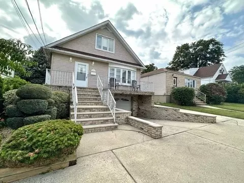 61 Lexington Ave, Bayonne, NJ 07002
