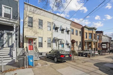 36 Irving St, Jersey City, NJ 07307