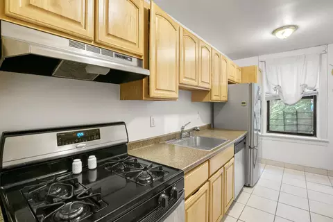 36 Duncan Ave #B5, Jersey City, NJ 07304