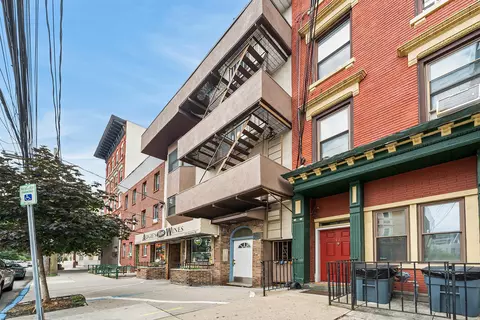 419 Adams St 2b #2B, Hoboken, NJ 07030