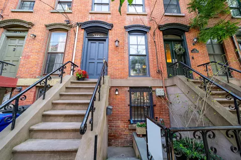 327 5 8th St, Jc Downtown, NJ 07302