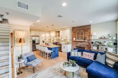 238 Grove St #3, Jersey City, NJ 07302