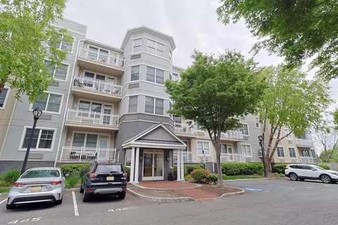 15 Enterprise Ct #311, Jersey City, NJ 07305