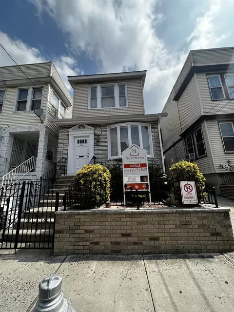 146 Lexington Ave, Jersey City, NJ 07304