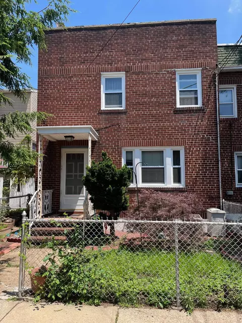 13 Veterans Ct, Bayonne, NJ 07002