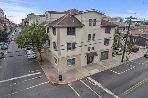 301 61st St A2 #A2, West New York, NJ 07093