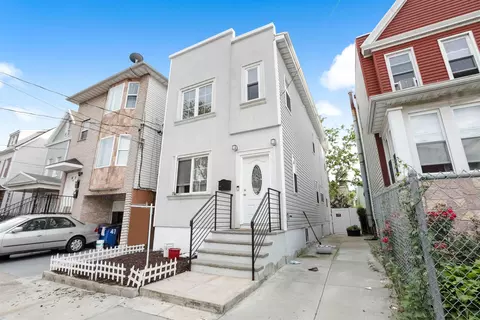 43 Stegman St, Jc Greenville, NJ 07030