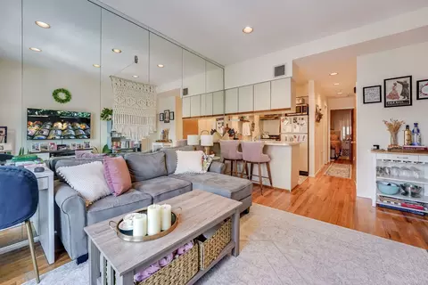 209 Bloomfield St #7, Hoboken, NJ 07030