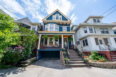 161 Jewett Ave, Jersey City, NJ 07304