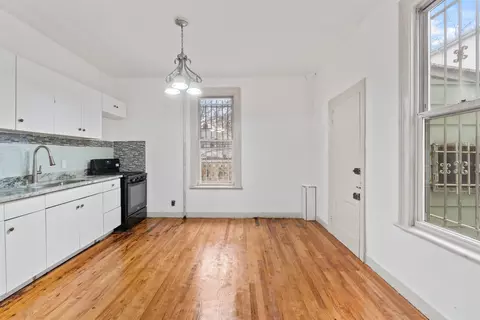 34 Rose Ave, Jersey City, NJ 07305