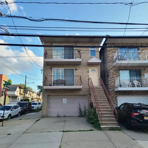 701 76th St, North Bergen, NJ 07047