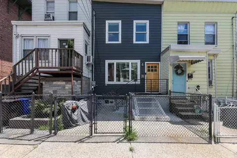 122 5 Webster Ave, Jc Heights, NJ 07307