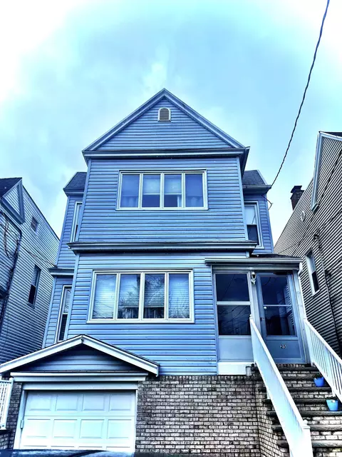 25 Kelly Pkwy, Bayonne, NJ 07002