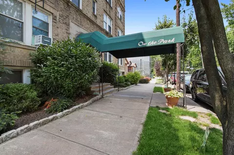 122 W 39th St #A4, Bayonne, NJ 07002