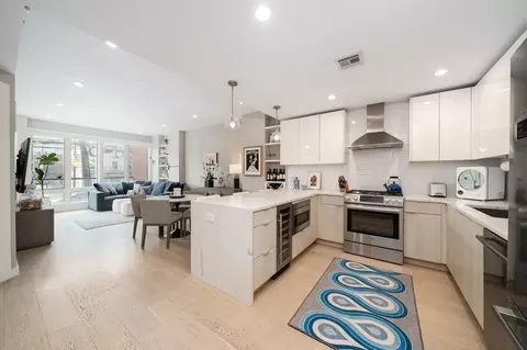 462 Newark St #201, Hoboken, NJ 07030