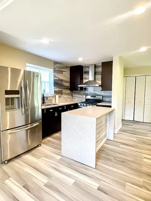 726 11th St, Union City, NJ 07087