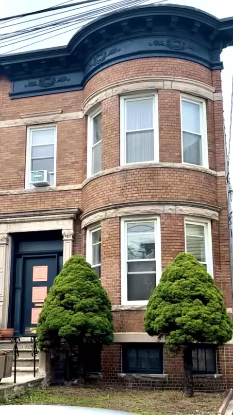 265 Woodlawn Ave, Jersey City, NJ 07305