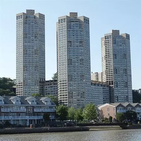 7002 Blvd E #21K, Guttenberg, NJ 07093