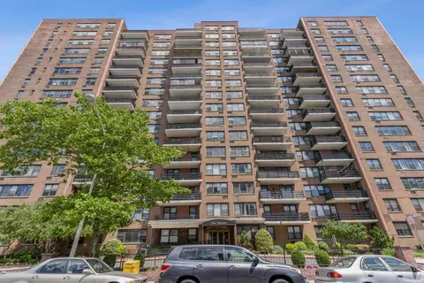 10 Huron Ave #8A, Jersey City, NJ 07306